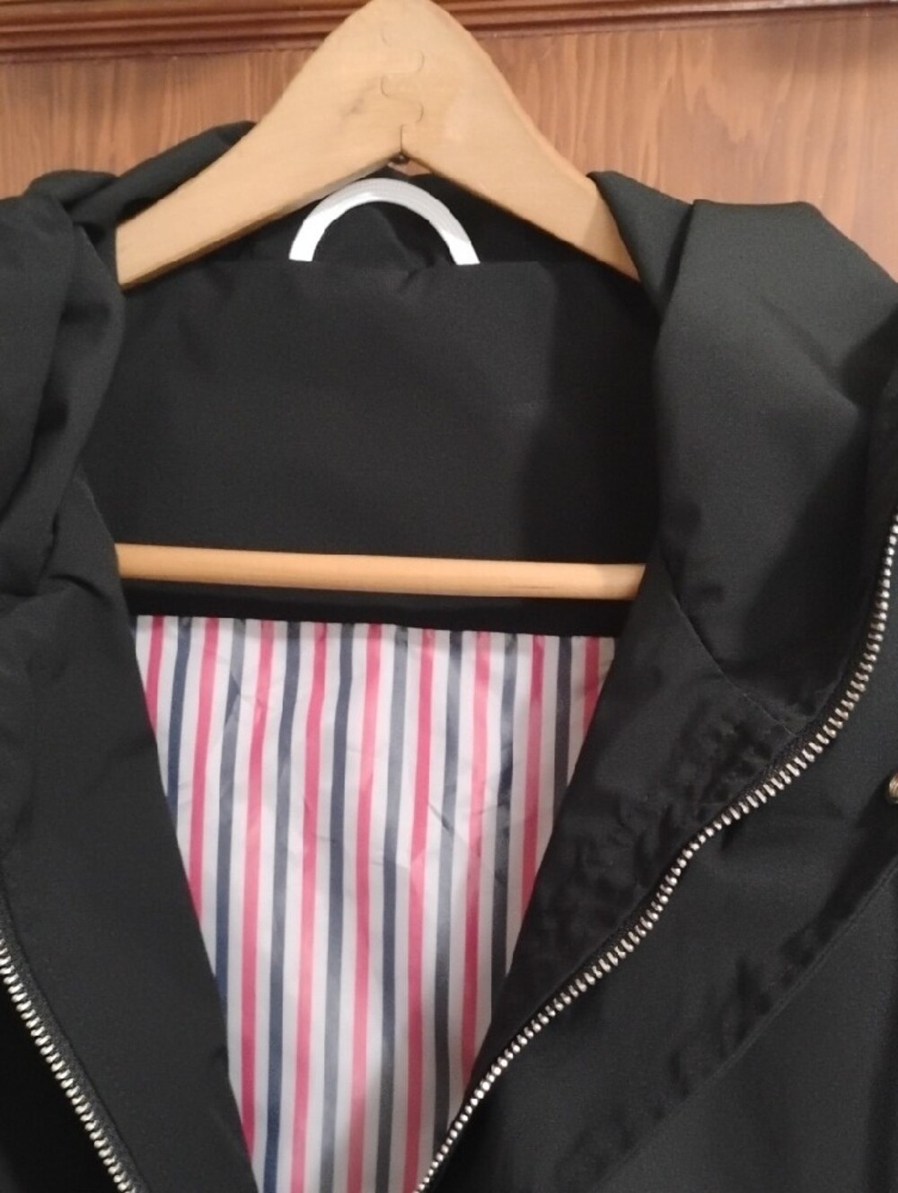 Thom Browne Size 2 Men's Black Hooded Rain Jacket with Contrast Tab - Picture 3 of 7
